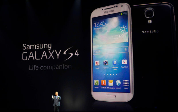 Samsung Galaxy S4 (Verizon) gets CyanogenMod ROM after it was thought that the device won't be supported.