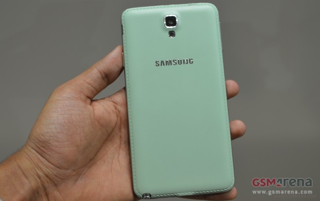 Galaxy Note 3 Neo Mint Green unveiled in Bali